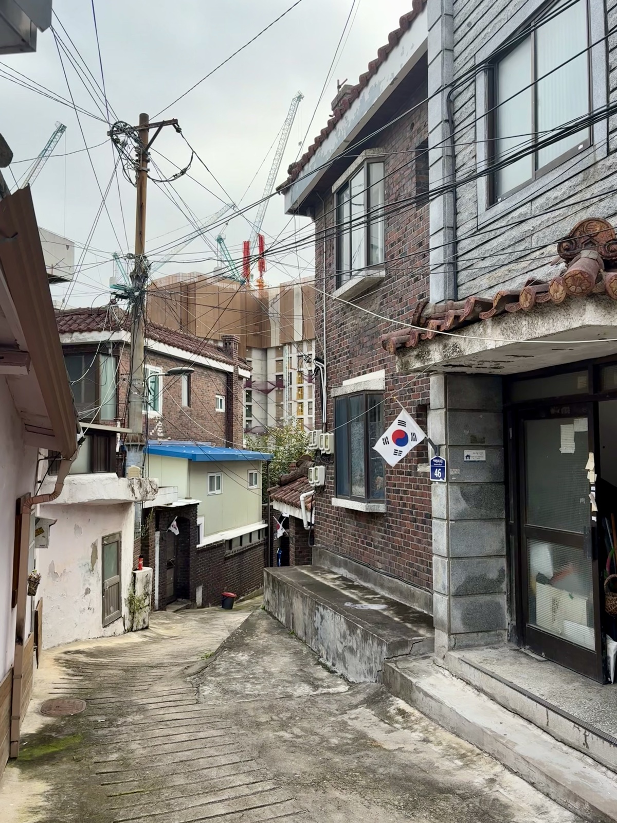 A street scene from Itaewon